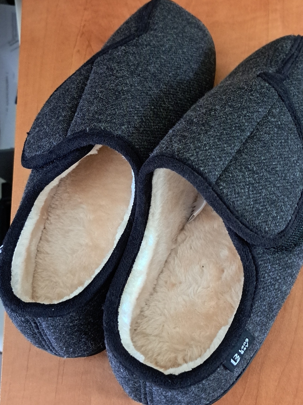 Women's Cozy Fleece-Lined Gray Slip-On Slippers